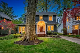 202 Kenilworth Dr, Akron, OH 44313 - Photo 2