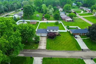 2635 Daffodil St NE, Canton, OH 44705 - Photo 4