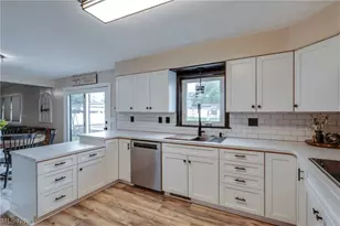 2635 Daffodil St NE, Canton, OH 44705 - Photo 14