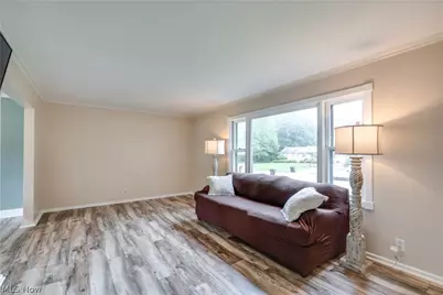 2635 Daffodil Street NE, Canton, OH 44705 - Photo 8