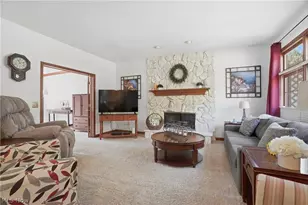 6394 Meadowbrook Dr, Mentor, OH 44060 - Photo 4