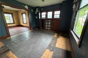 235 Iddings Ave SE, Warren, OH 44483 - Photo 4