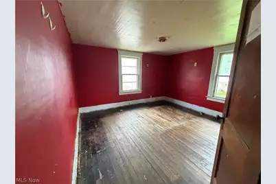 235 Iddings Avenue SE, Warren, OH 44483 - Photo 8