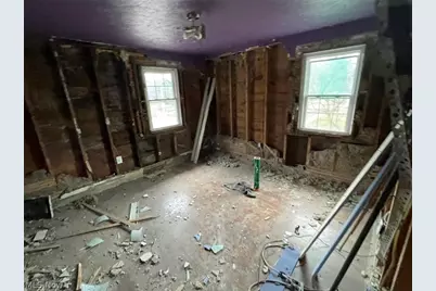 73 W Burns Avenue, Akron, OH 44310 - Photo 6