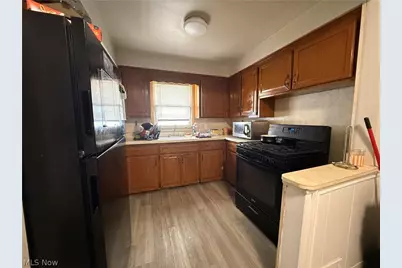 19107 Longview Avenue, Maple Heights, OH 44137 - Photo 8
