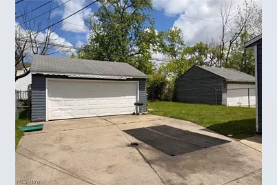 19107 Longview Avenue, Maple Heights, OH 44137 - Photo 4