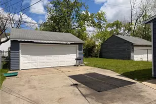 19107 Longview Ave, Maple Heights, OH 44137 - Photo 4