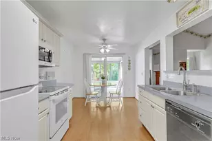 30461 Sugar Sand Ln, North Olmsted, OH 44070 - Photo 10