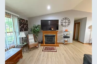 1481 3rd Street SE, New Philadelphia, OH 44663 - Photo 6