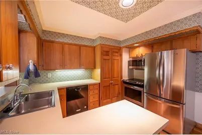 8045 Deerpath Drive, Youngstown, OH 44512 - Photo 8