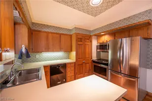 8045 Deerpath Dr, Youngstown, OH 44512 - Photo 8