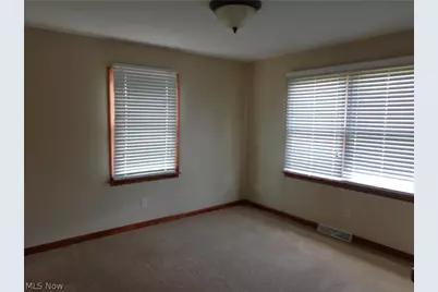239 Aspen Drive, Dover, OH 44622 - Photo 6