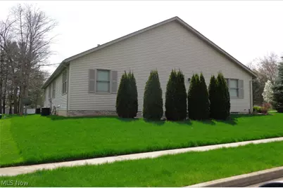 239 Aspen Drive, Dover, OH 44622 - Photo 8
