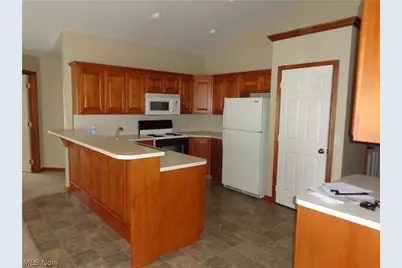 239 Aspen Drive, Dover, OH 44622 - Photo 2