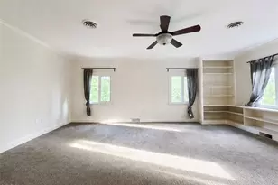 885 Sheridan Rd, Coshocton, OH 43812 - Photo 8