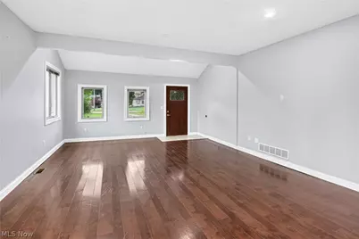 18500 Bennett Road, North Royalton, OH 44133 - Photo 14