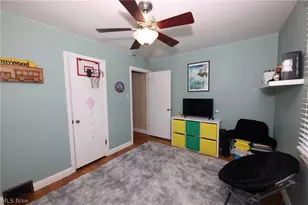 217 Oregon Ave, Weirton, WV 26062 - Photo 14