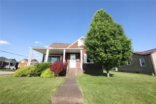 217 Oregon Ave, Weirton, WV 26062 - Photo 2