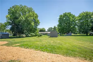 3648 Mulberry St NW, Uniontown, OH 44685 - Photo 40
