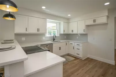 3648 Mulberry Street NW, Uniontown, OH 44685 - Photo 10