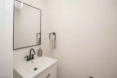 3648 Mulberry Street NW, Uniontown, OH 44685 - Photo 18