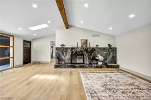 36265 Timberlane Dr, Solon, OH 44139 - Photo 4