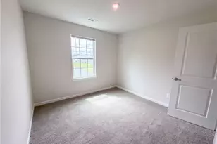 1594 Slick Rock Dr, Painesville, OH 44077 - Photo 4