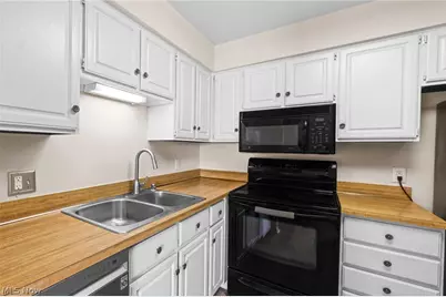 12500 Edgewater Drive #1106, Oakwood, OH 44107 - Photo 12