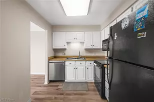 12500 Edgewater Dr, Oakwood, OH 44107 - Photo 10