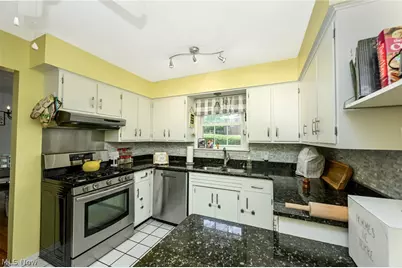 12460 Amber Circle NW, Uniontown, OH 44685 - Photo 8