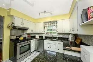 12460 Amber Cir NW, Uniontown, OH 44685 - Photo 8