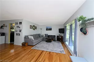 12460 Amber Cir NW, Uniontown, OH 44685 - Photo 2