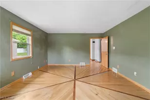 343 3rd St, Wadsworth, OH 44281 - Photo 2