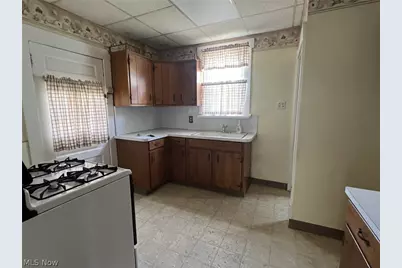 1526 Bryan Avenue SW, Canton, OH 44706 - Photo 4