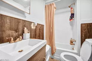 3214 W 61st St, Loveland, OH 44102 - Photo 38
