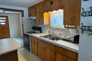 2160 Ingersoll Dr, Akron, OH 44320 - Photo 12