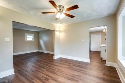 931 Lovers Lane, Akron, OH 44306 - Photo 10