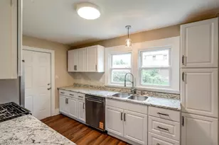 931 Lovers Ln, Akron, OH 44306 - Photo 14