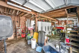 1539 Greensburg Rd, Uniontown, OH 44685 - Photo 40