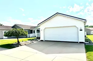 207 Polaris, Dover, OH 44622 - Photo 2