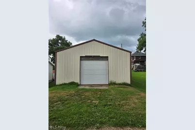 327 N 2nd Street, Coshocton, OH 43812 - Photo 2