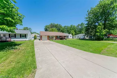 34429 Beach Park Drive, Eastlake, OH 44095 - Photo 6