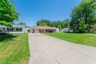 34429 Beachpark Dr, Eastlake, OH 44095 - Photo 6