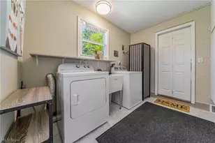 34429 Beachpark Dr, Eastlake, OH 44095 - Photo 22