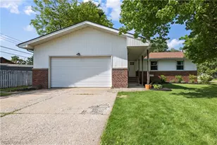 835 Columbia Dr, Amherst, OH 44001 - Photo 2
