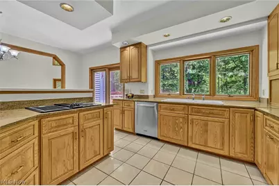 9155 Woods Way Drive, Kirtland, OH 44094 - Photo 12