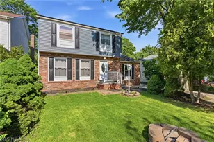 738 Anthony St, Richmond Heights, OH 44143 - Photo 2