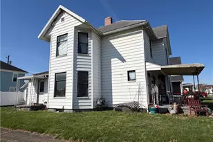 1033 Orchard St, Coshocton, OH 43812 - Photo 2