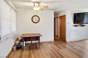 289 Elm St, Duncan Falls, OH 43734 - Photo 16