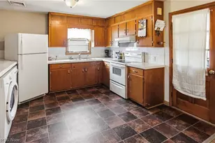289 Elm St, Duncan Falls, OH 43734 - Photo 20